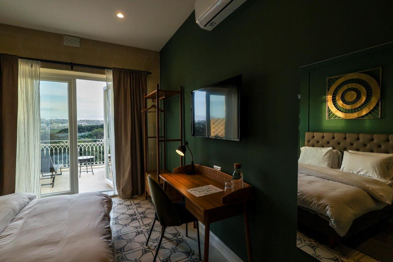 Bed & Breakfast The Carob Tree Victoria